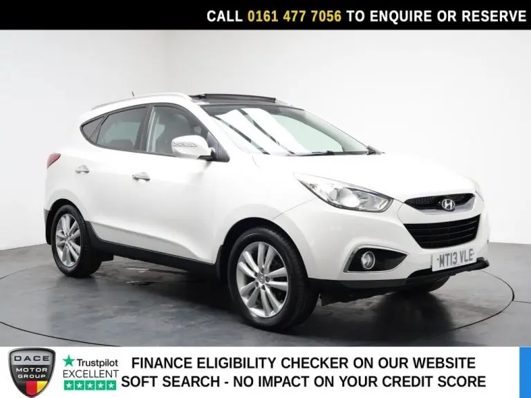 Used 2013 WHITE HYUNDAI IX35 SUV 2.0 CRDi Premium SUV 5dr Diesel Auto 4WD Euro 5 (184 ps) DIESEL (reg. 2013-06-11) (Automatic) for sale in Stockport
