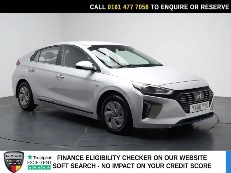 Used 2017 SILVER HYUNDAI IONIQ Hatchback 1.6 h-GDi Premium Hatchback 5dr Petrol Hybrid DCT Euro 6 (s/s) (141 ps) PETROL HYBRID (reg. 2017-02-10) (Automatic) for sale in Stockport